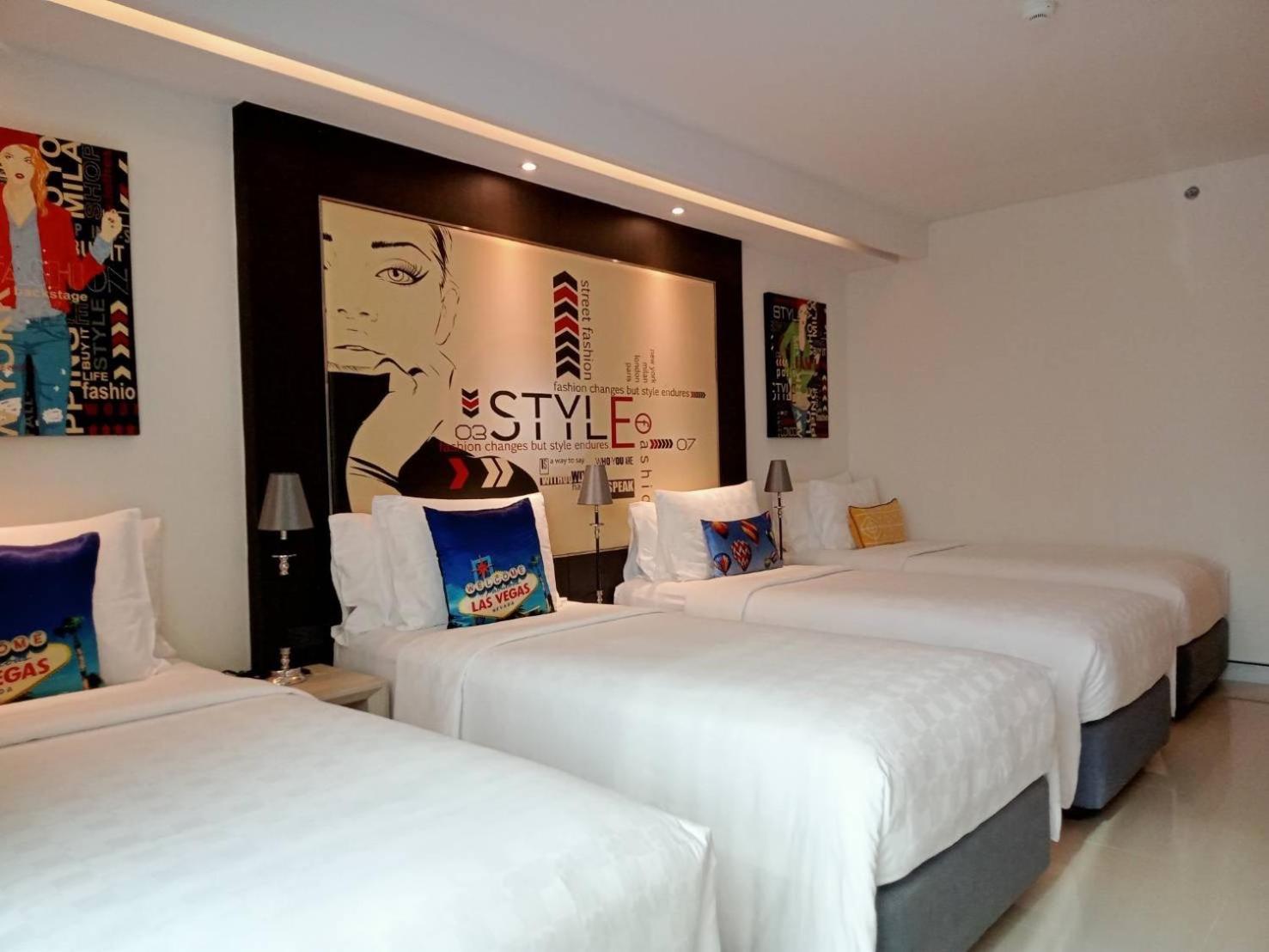 Hotel Clover Asoke - Sha Extra Plus Bangkok Exterior foto